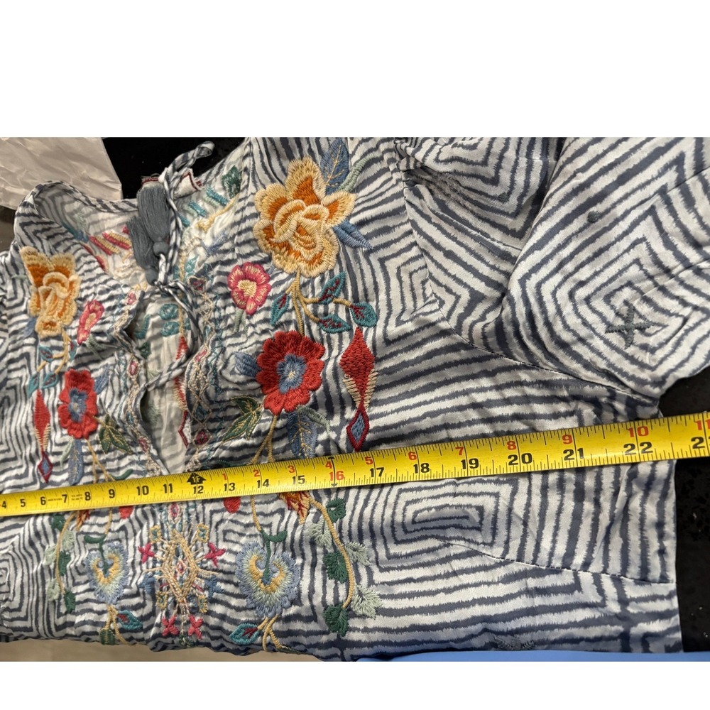 Johnny Was Workshop Grey Geometric Floral Embroidered Tassel Peasant Blouse M - Picture 9 of 10